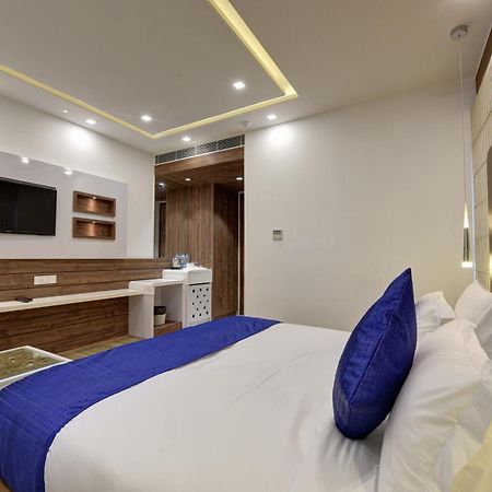 Golden Tree Hotel Noida Exterior foto