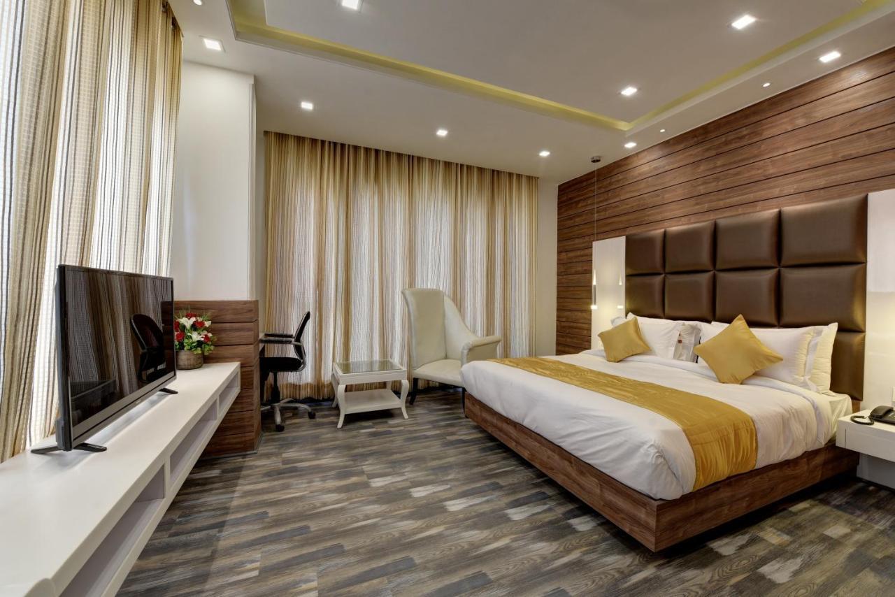 Golden Tree Hotel Noida Exterior foto