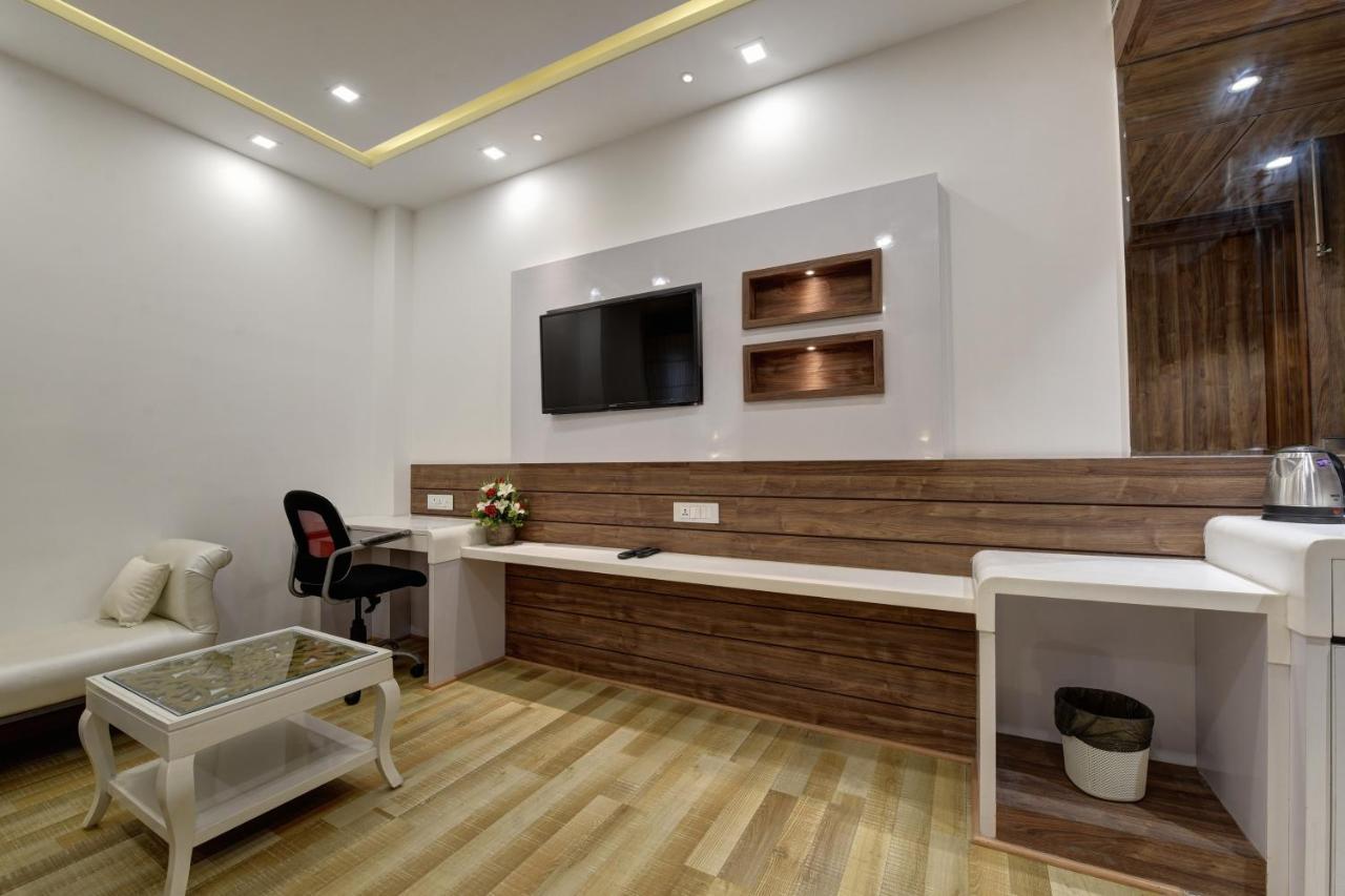 Golden Tree Hotel Noida Exterior foto