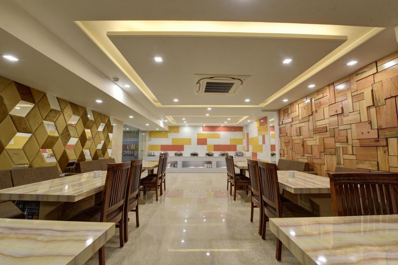 Golden Tree Hotel Noida Exterior foto