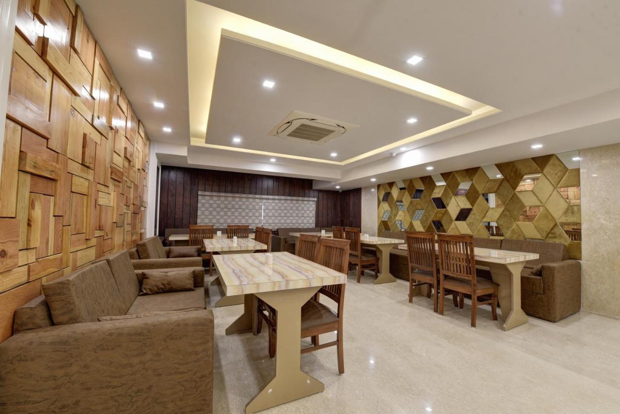 Golden Tree Hotel Noida Exterior foto